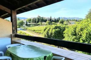 Appartements Joli appartement et terrasse vue sur les dentelles : photos des chambres