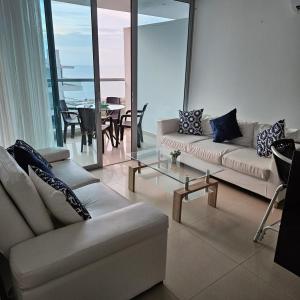 Lujoso Apartamento Sector Morros Vista al Mar