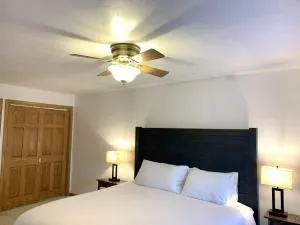 Bridge Inn Tomahawk - Suite 101, Kitchen, 1 Kind Size Bed, 2 Futons, Walkout, River View - Prentice