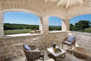 Villa Nevija u Ladicima for 10 people with sea view & sports complex in Central Istria