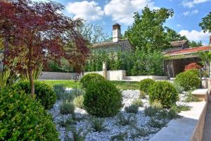 Villa Zita u Svicima for 10 people with jacuzzi & sauna in Central Istria 