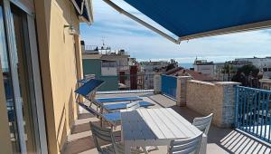 The Sailing Ship - Attico con Grande Terrazzo - 3hvězdičkové hotely ve městě Alassio