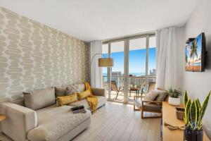 Infinite View - Balcony- Amazing Pool- Near Beach