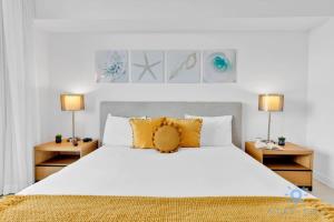 Pool - Apartment with Balcony - Gym - Near Beach