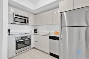 Pool - Apartment with Balcony - Gym - Near Beach