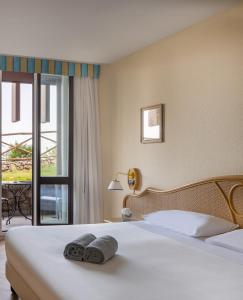 Superior Single Room with Garden View room in UNAHOTELS Capotaormina