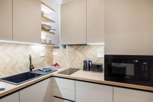 Sleek Downtown Living