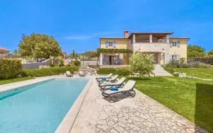 Rustic Villa Azzurra with pool in Sv Lovrec - Jakići