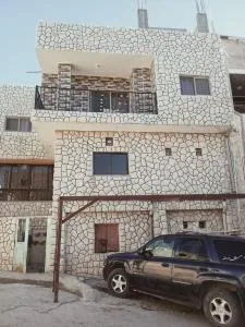 Margaret from Petra cave house - ‘En Yahav