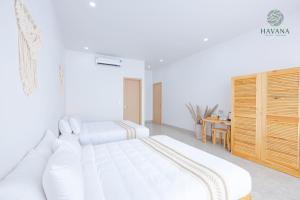 Standard Quadruple Lake View