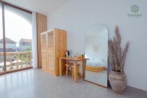 Standard Quadruple Lake View