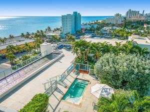 Rooftop Pool - Hot Tub -Hollywood Beach Boardwalk
