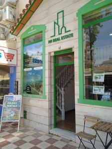 Adelfas by IVI Real Estate