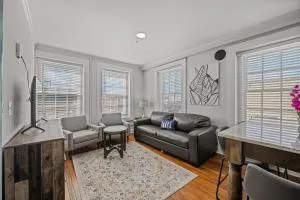 Stylish Loft Steps Away from Main Street - Hemingway