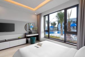 Pool View Twin Room