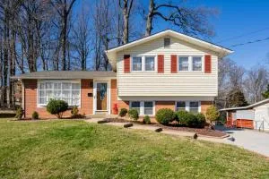 Beautiful Modern 4bed/2.5bath House - Oakton