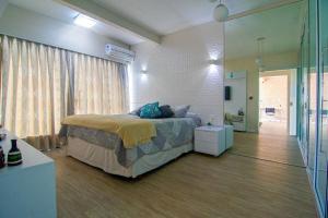 Casa cpiscina á 15 minutos Parque Beto Carreiro e 300m da praia Navegantes