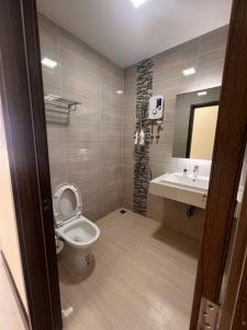 Ideal Budget and Cozy Private Studio with Amazing Pool by SYM C738