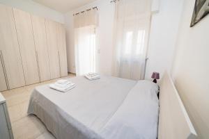Ermes Deluxe Apartment - lungomare - Baia Verde - Lido - by Click Salento
