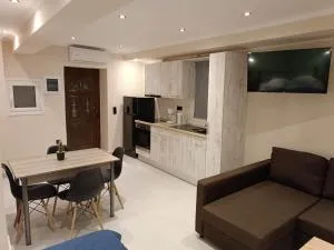 Newly renovated apartment next to the port - Mantoúkion