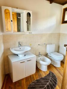 FOPPOLI CASTLE, PRIVATE 11th CENTURY FORTRESS WITH PANORAMIC VIEW, SAUNA AND HOT TUB OVERLOOKING THE VALTELLINA