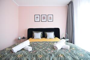 Stylish Apartment with video projector