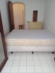 POUCOS PASSOS da PRAIA da Enseada, MELHOR praia do Guaruja e ao lado de vários estabelecimentos, podendo fazer tudo a pé !