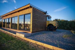 American School Bus - 1 Bedroom - Blossom Farm - Tiers Cross