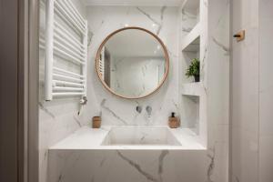 200m from Metro Station & Near Acropolis Hill