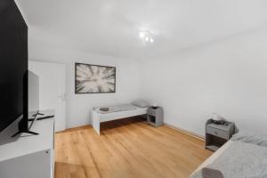 Moderne Wohnung mit Garten & Küche