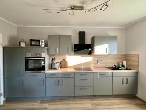 Ferienwohnung Bella - mit Waschmaschine, Fahrstuhl und Carport in ruhiger Altstadtlage von Ballenstedt