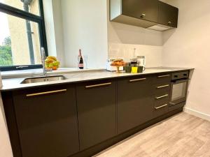 Charming 3BR: Close to Beach & Bournemouth! +wi-fi