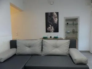 Michaels Flower House - Kanálion