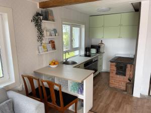 Seaside Retreat with Hot tub,Sauna, Pool & BBQ