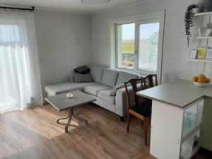 Seaside Retreat with Hot tub,Sauna, Pool & BBQ