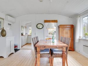 Holiday Home Emmanuela - 825m from the sea by Interhome