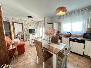 APARTAMENTOS LUNA solo FAMILIAS Y PAREJAS