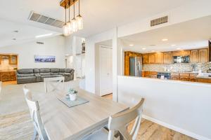 3 Mi to London Bridge Lake Havasu City Home