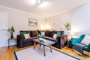 NEW! Incredible Home In Northwich By 53 Degrees Property, Perfect For Groups, FREE Parking!