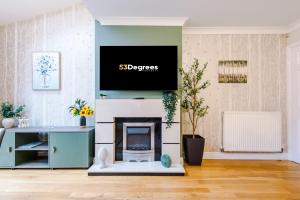 NEW! Incredible Home In Northwich By 53 Degrees Property, Perfect For Groups, FREE Parking!