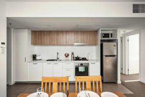 2 BR Apartment with Stunning Views and Car Parking