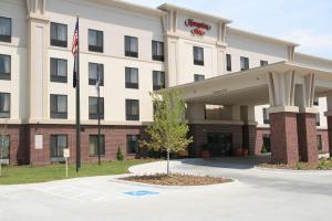 Newly Renovated Hampton Inn Omaha West Lakeside