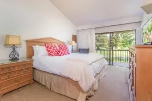 Top Floor Napa Condo w/ Golf Views Near Wineries - 扬特维尔