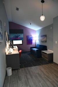 King Studio Suite with Atrium View room in Hampton Inn Valdosta/Lake Park Area