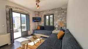 Sabaton Apartment - Kyziridi House - Sampatiki