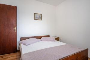 Seaside secluded apartments Cove Vela Borova, Korcula - 15062