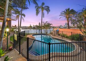 Sunset Stunner Palm Springs-Inspired River Oasis