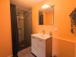 Maisons de vacances Gite Le Mas-de-Tence, 4 pieces, 6 personnes - FR-1-582-470 : photos des chambres