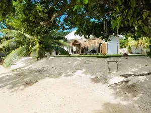 Bungalow Tiarii, avec accès direct à une plage privée - Taha’a