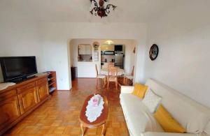 Apartments with parking space Rab - 22497